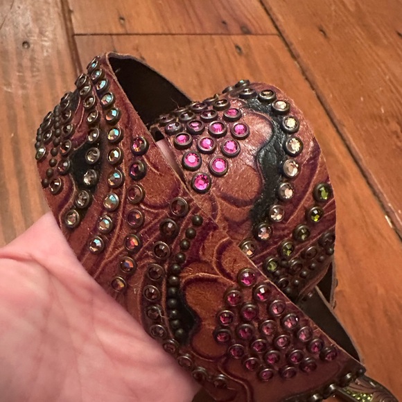 EUC Kippys Swarovski Belt